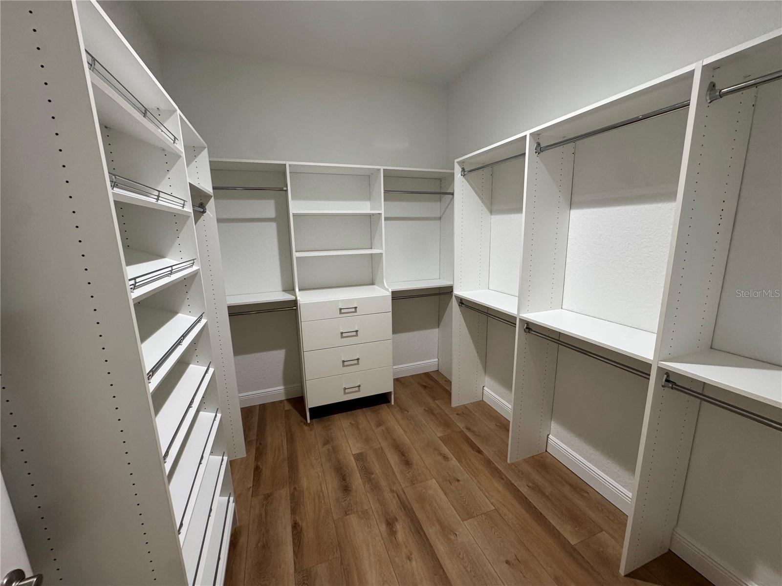 KINGSLAND COUNTRY ESTATES - Residential