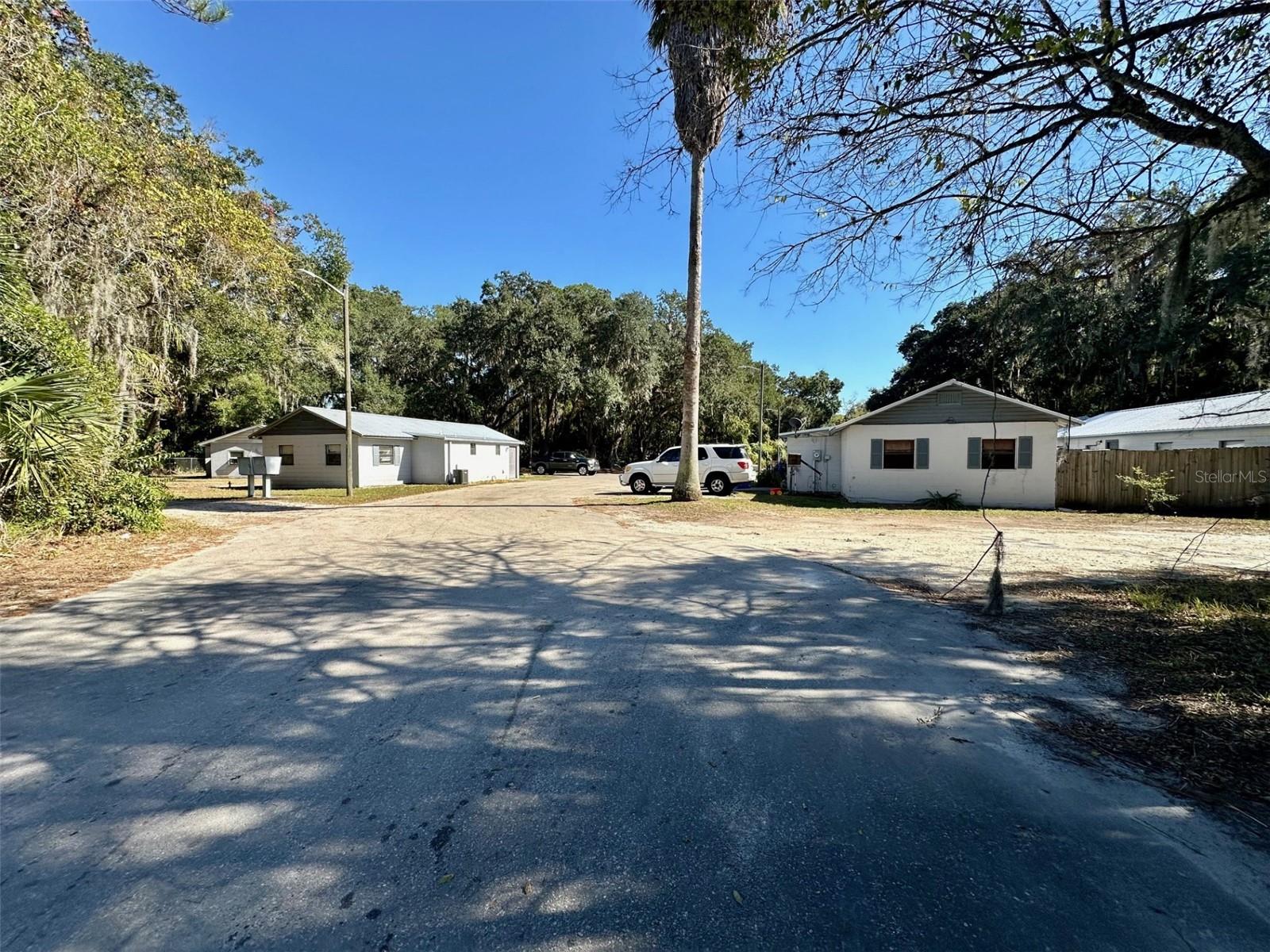 HARRIS ESTATE HARRIS LANDS REPL E 1/2 - Residential Lease