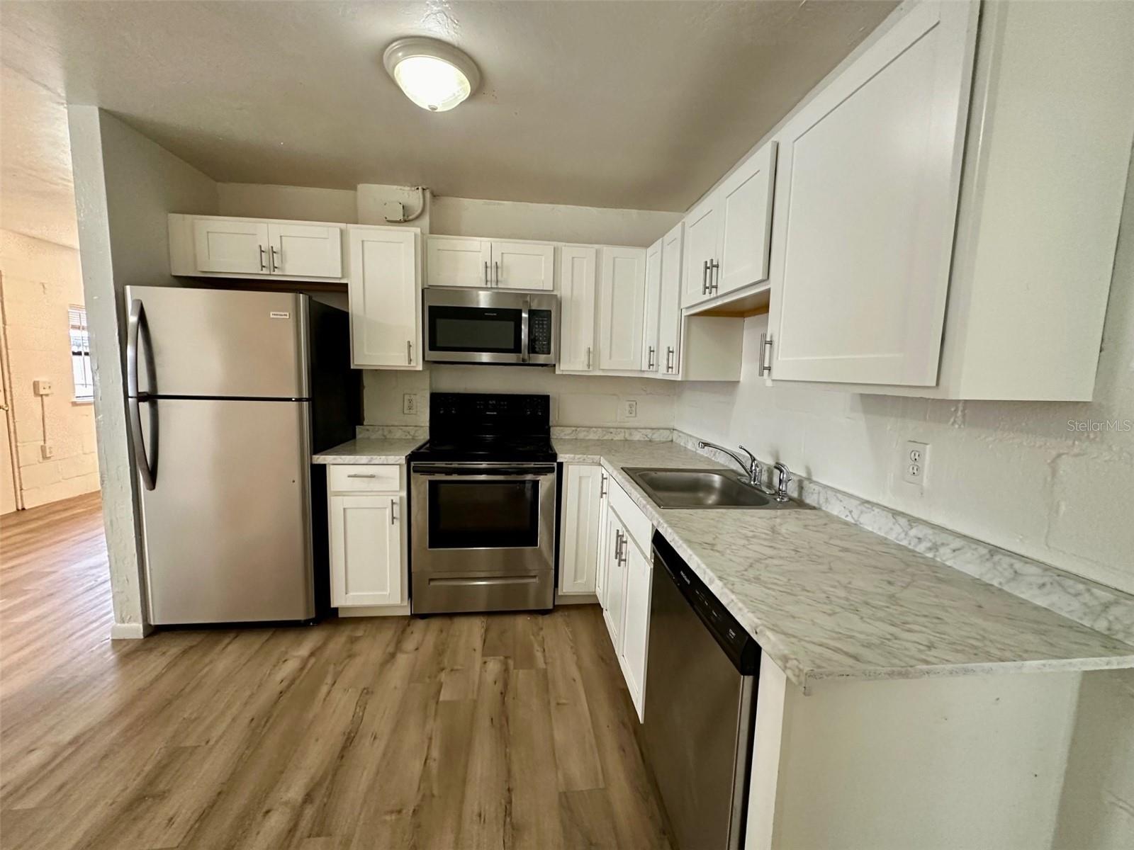 HARRIS ESTATE HARRIS LANDS REPL E 1/2 - Residential Lease