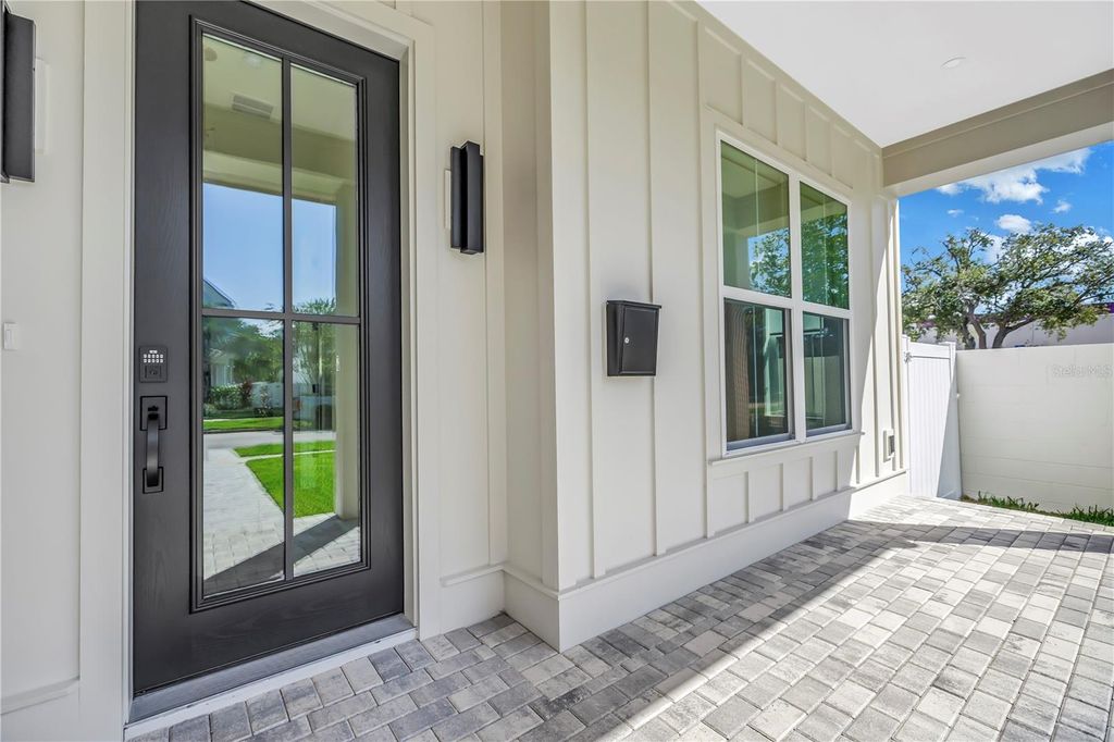Photo of 431 36th Avenue N, St Petersburg, FL 33704 (MLS # TB8436310)
