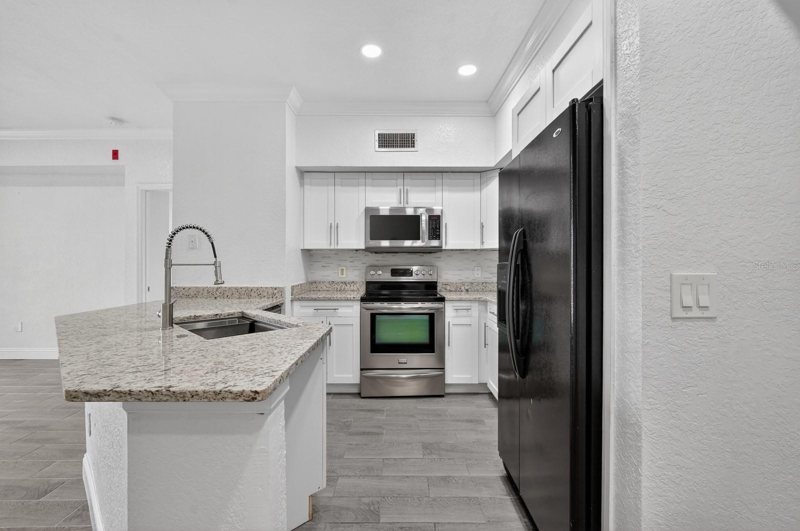 BONA VISTA CONDO - Residential