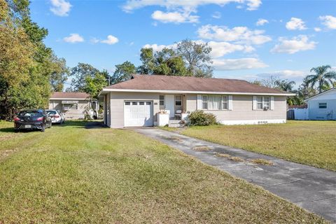 A home in DELAND