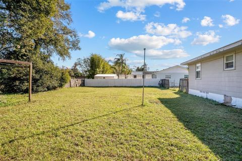 A home in DELAND