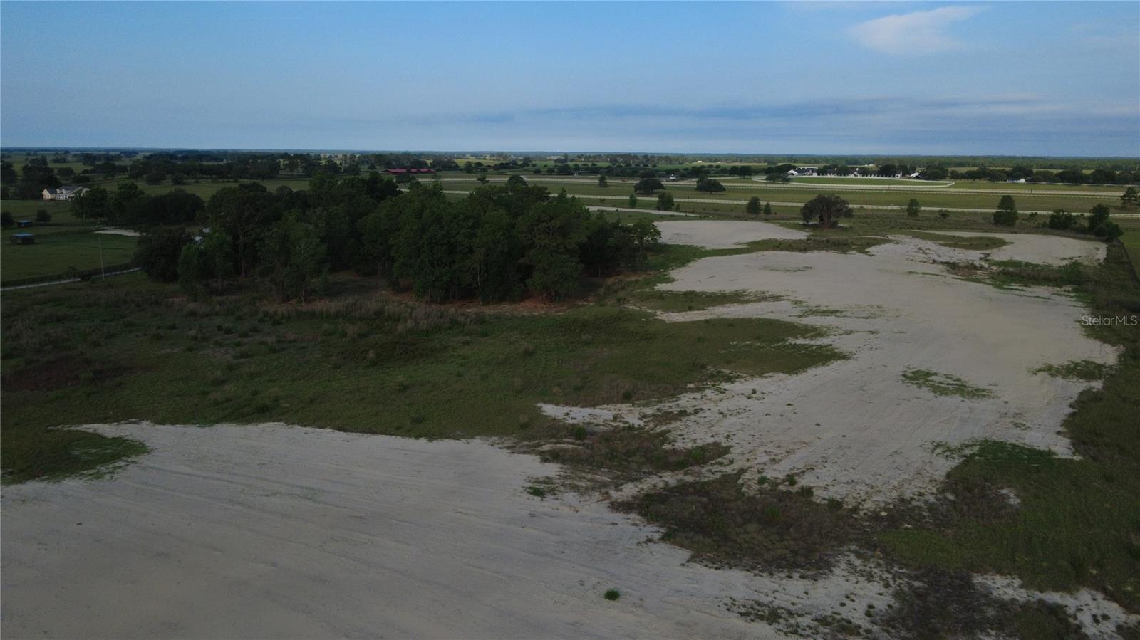 COUNTRY HILL FARMS - Land