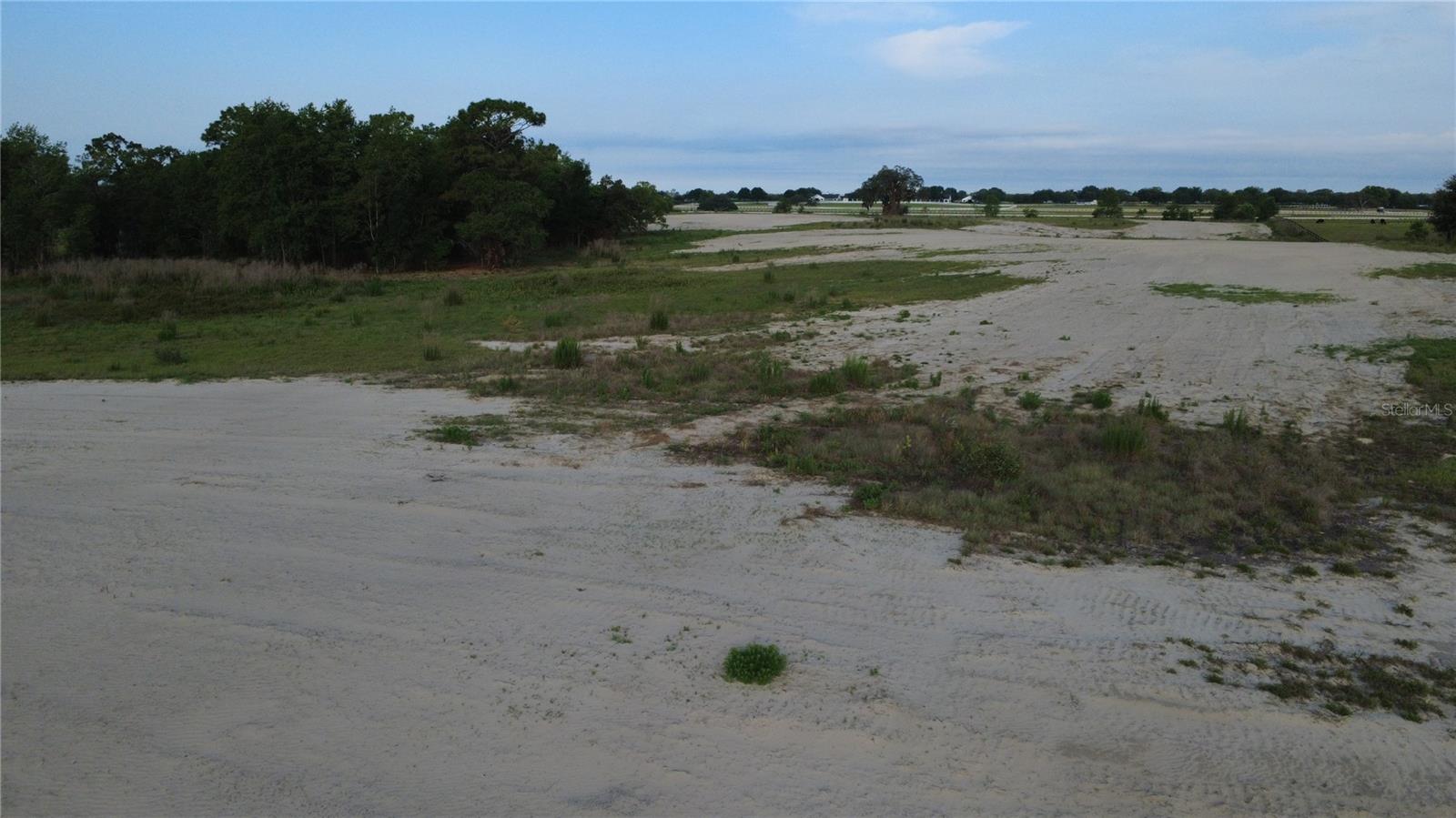 COUNTRY HILL FARMS - Land