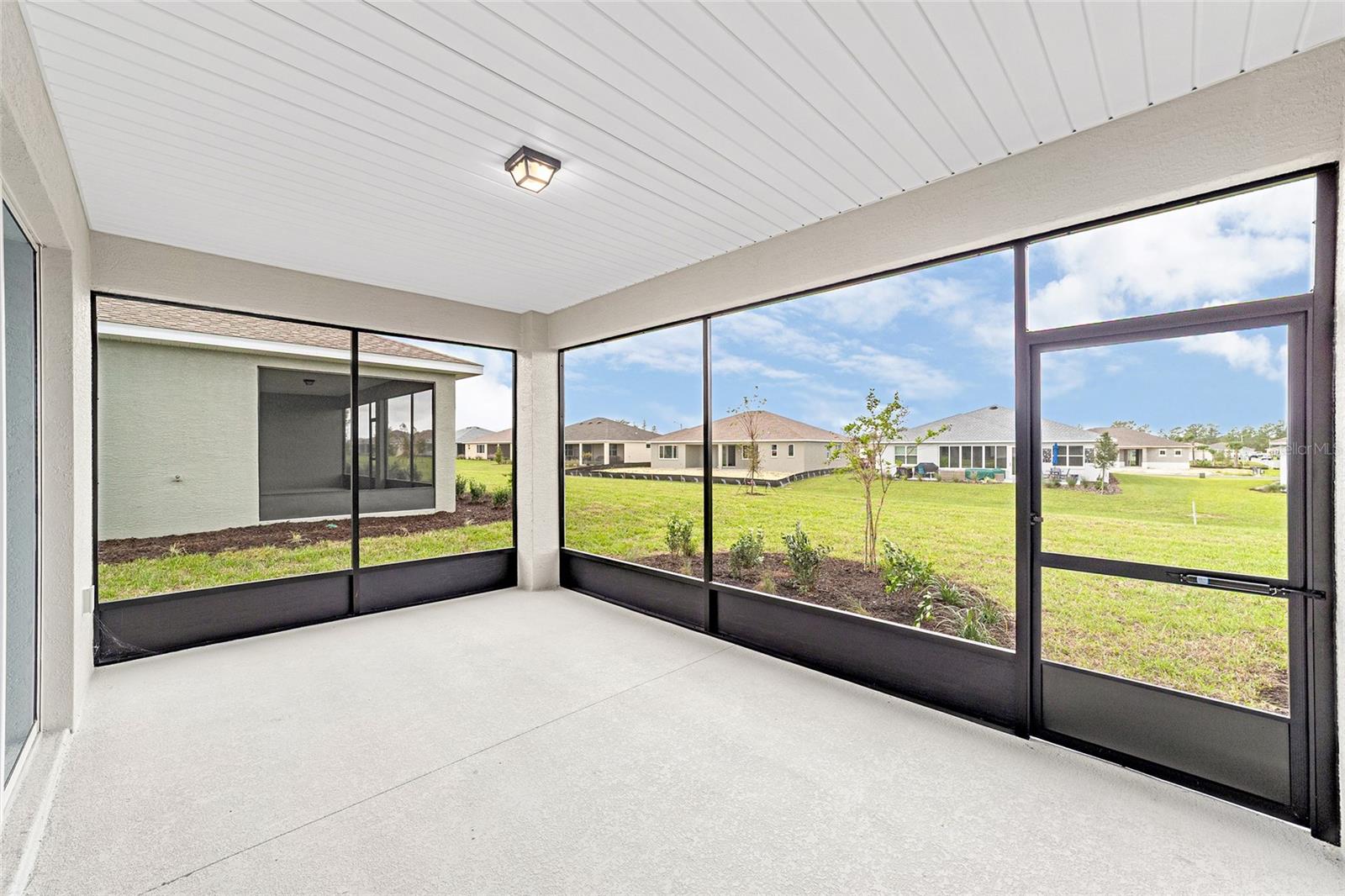 ON TOP OF THE WORLD - Residential