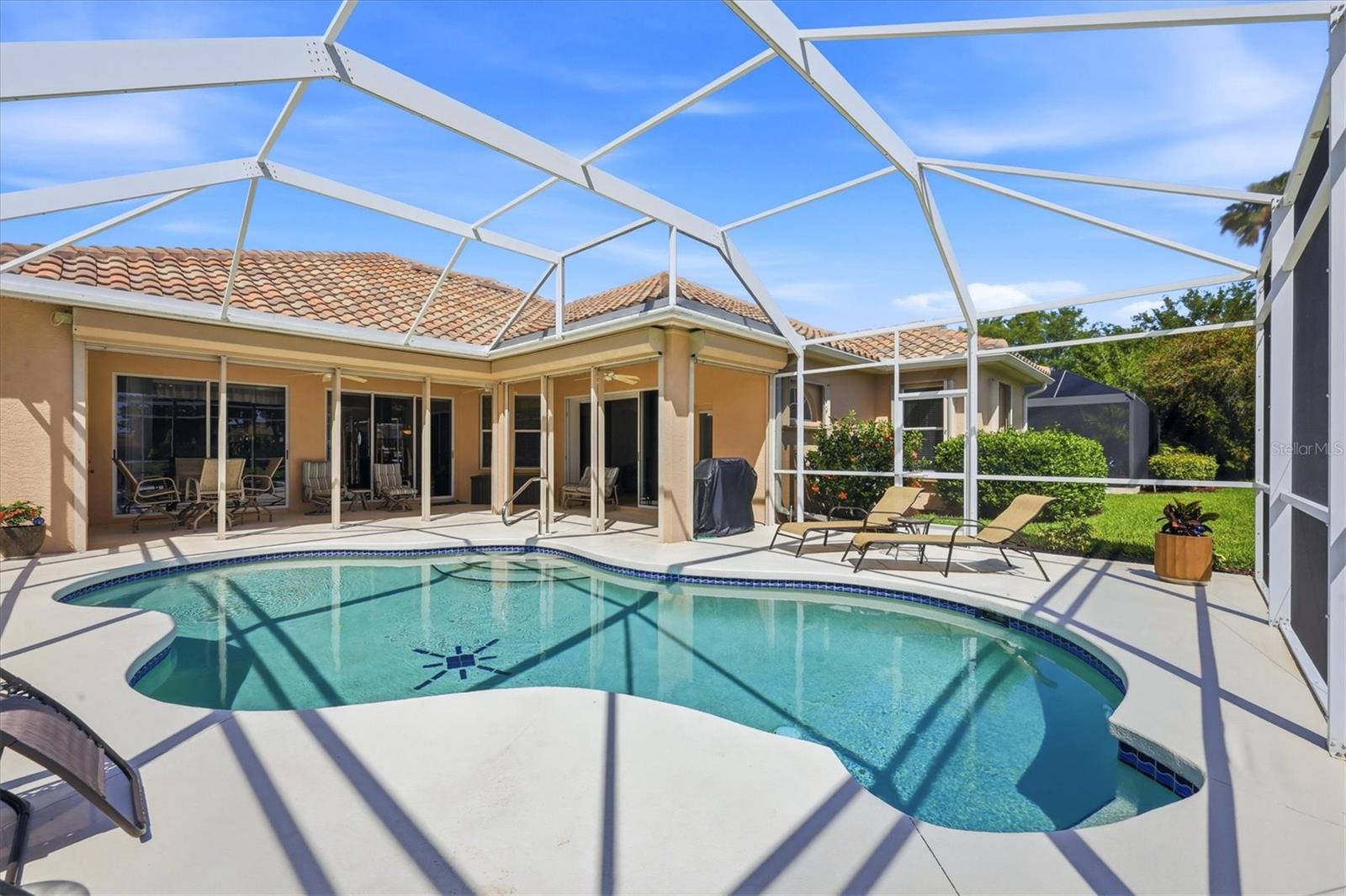 RIVERWOOD - Residential