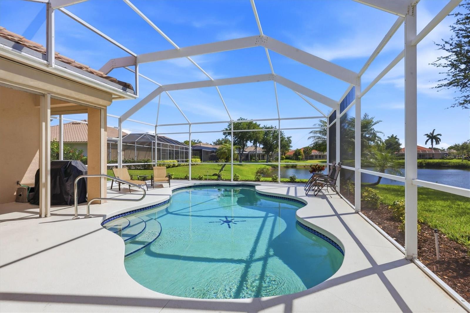 RIVERWOOD - Residential