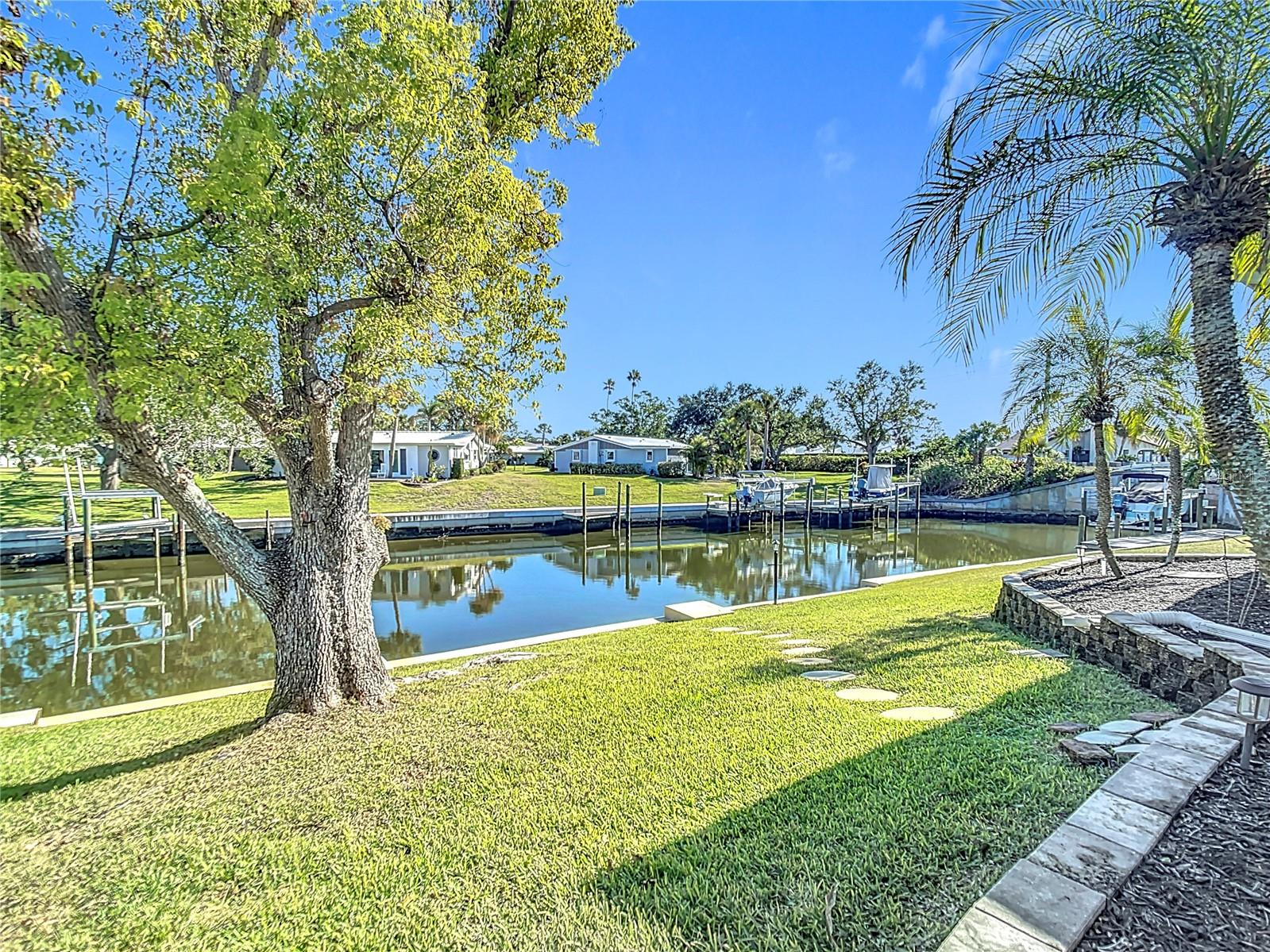 4 WINDSOR DRIVE, ENGLEWOOD, FL, 34223 2 4 WINDSOR DRIVE