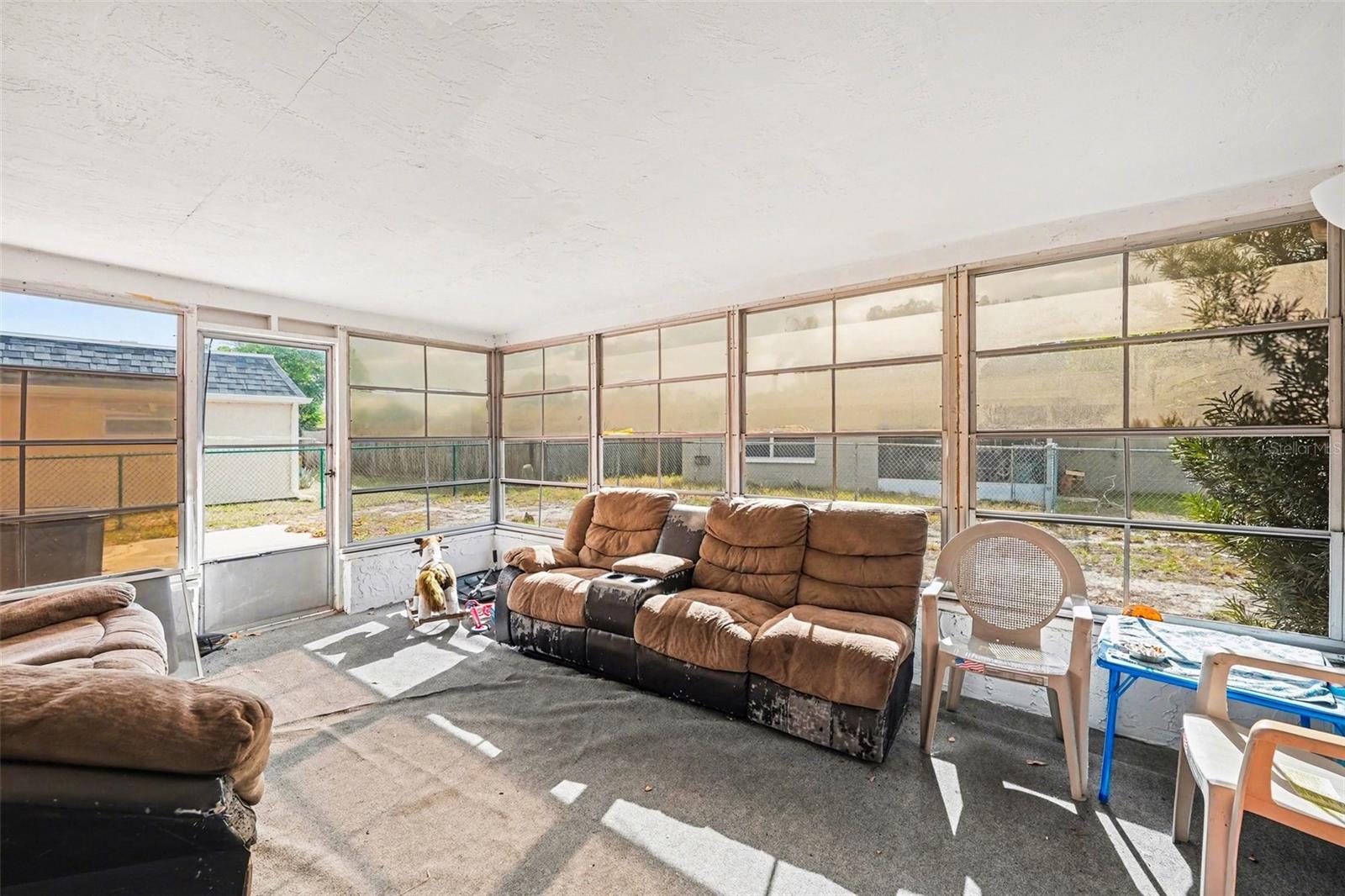 COLONIAL HILLS - Residential