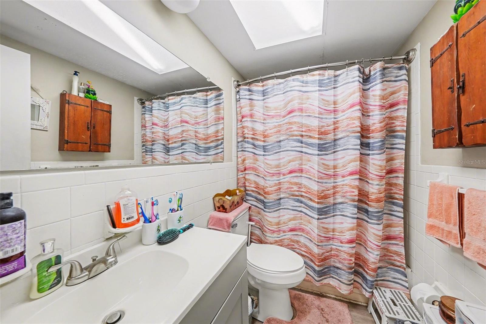 COLONIAL HILLS - Residential