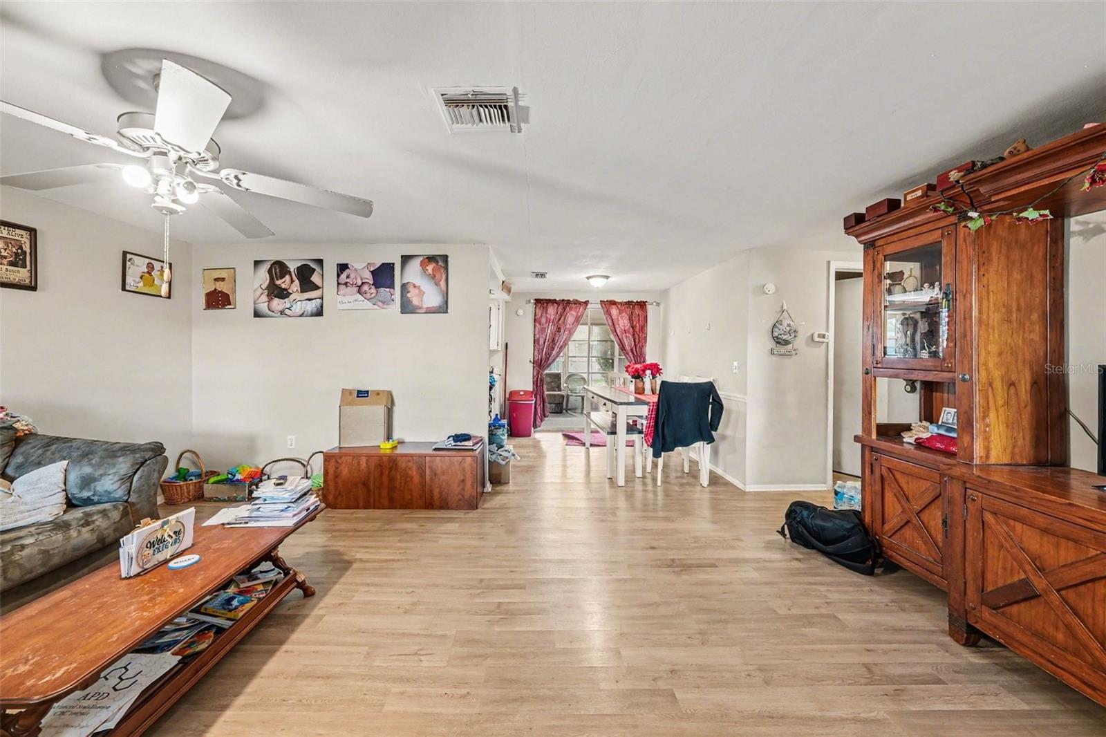 COLONIAL HILLS - Residential