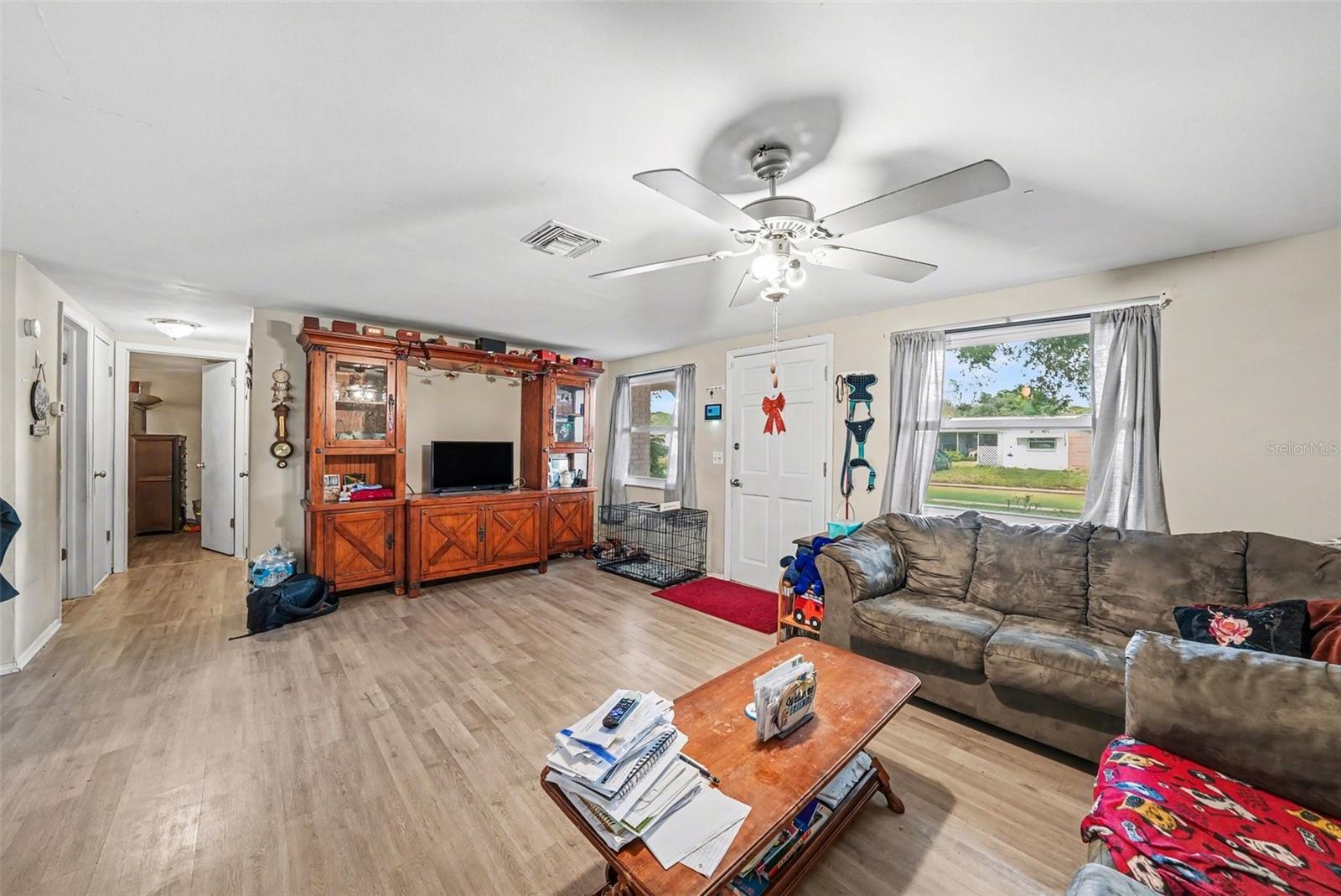 COLONIAL HILLS - Residential