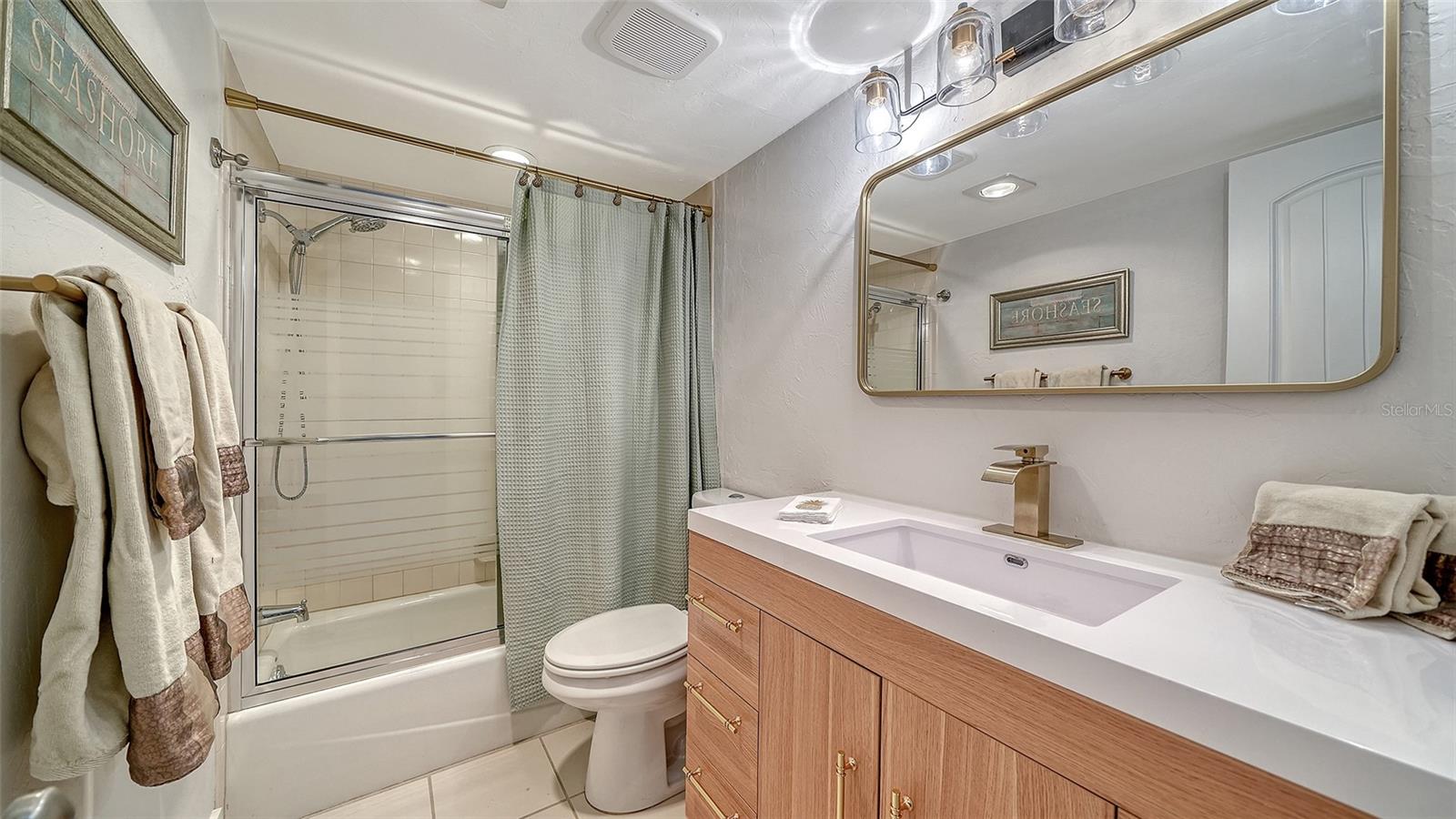 ISLAND REEF I - Residential