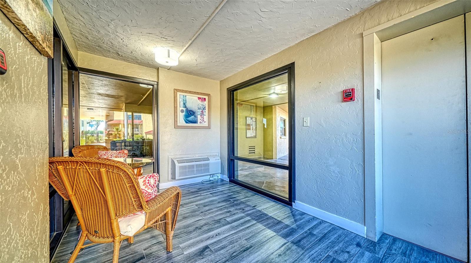 ISLAND REEF I - Residential