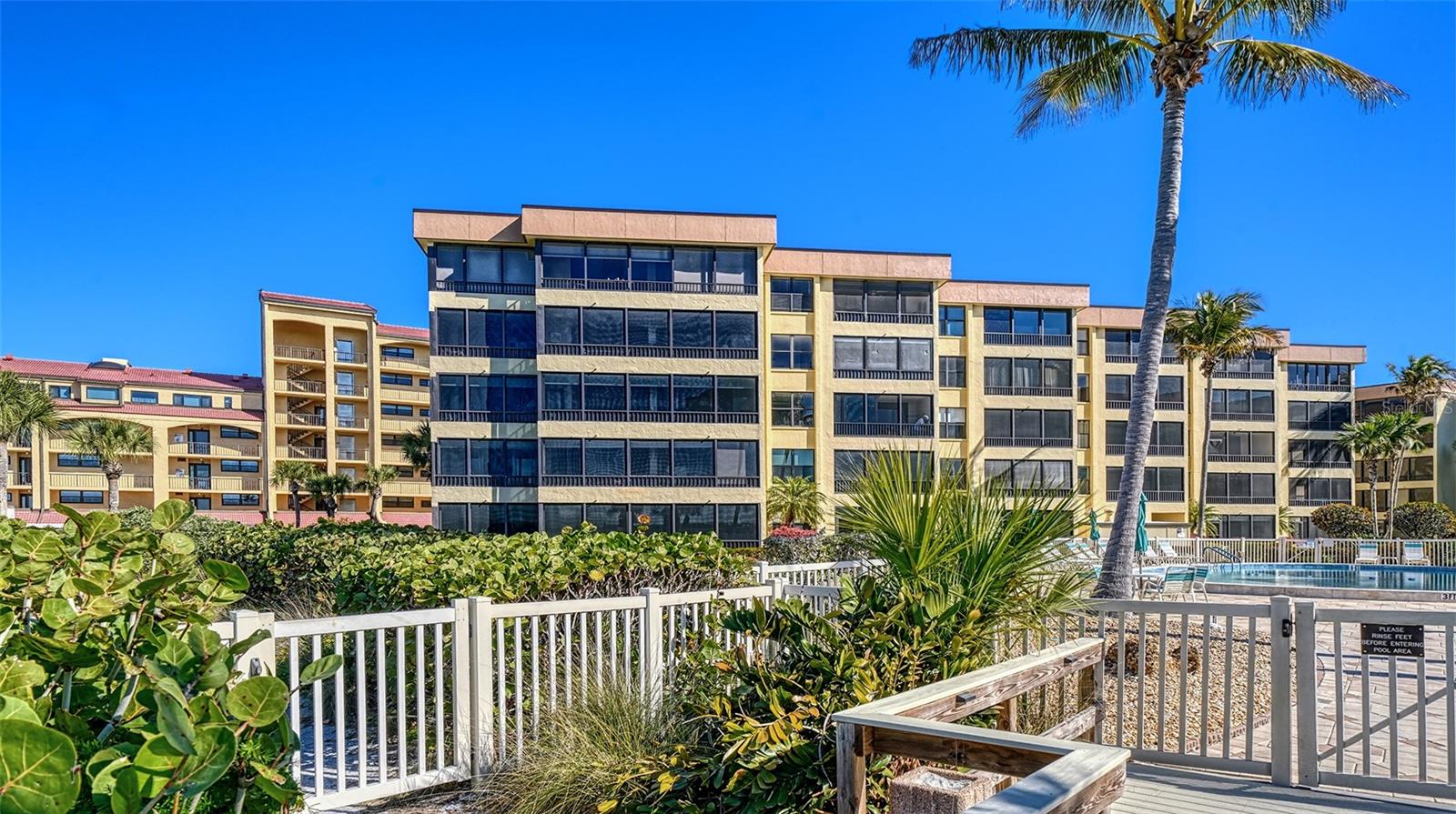 ISLAND REEF I - Residential