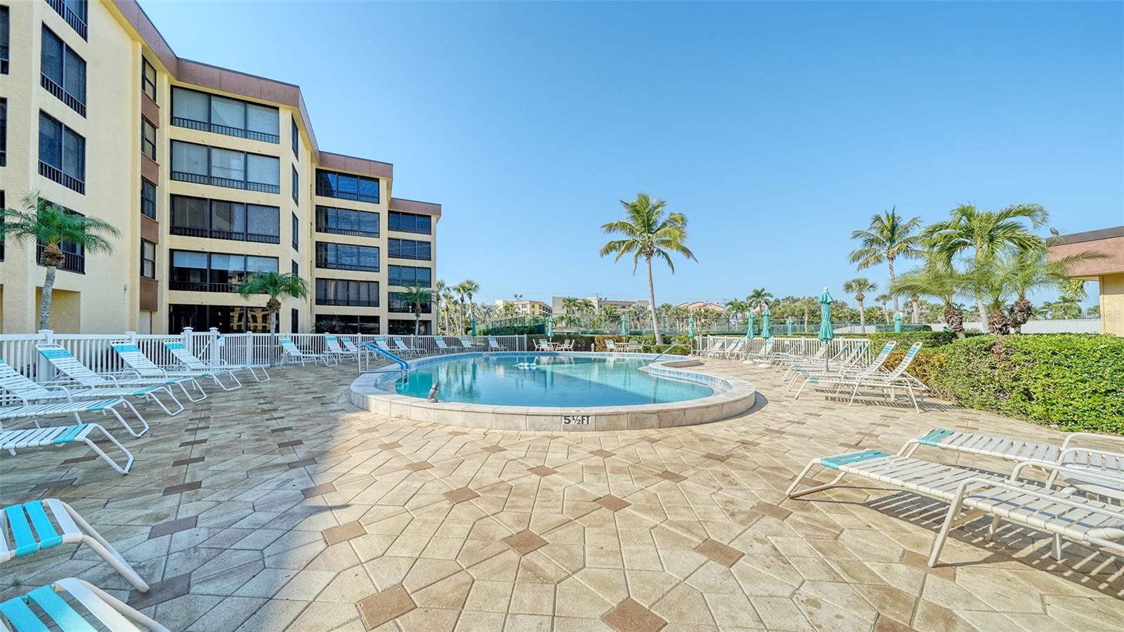 ISLAND REEF I - Residential