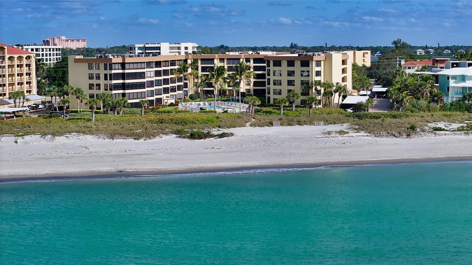 ISLAND REEF I - Residential