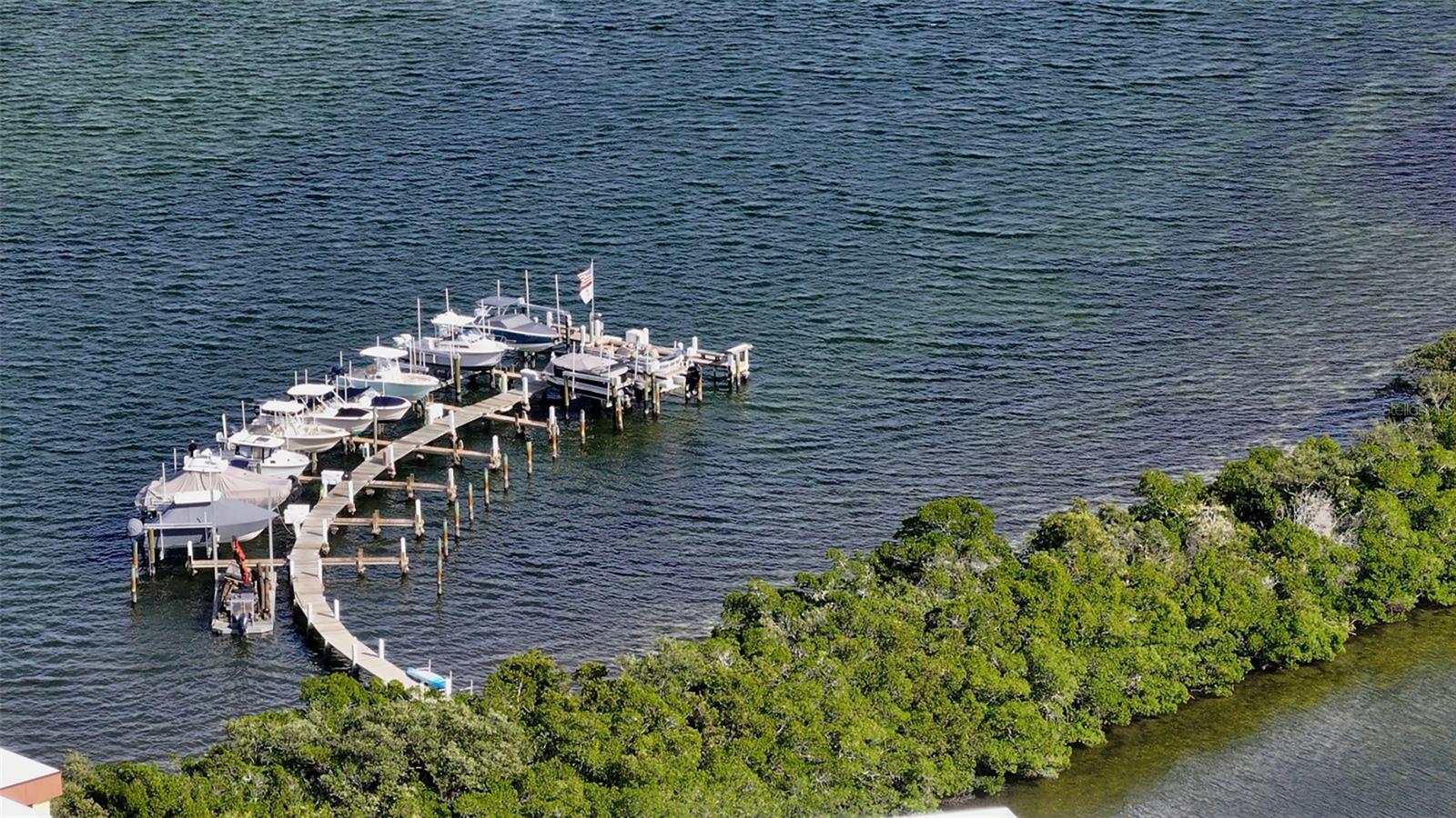 ISLAND REEF I - Residential