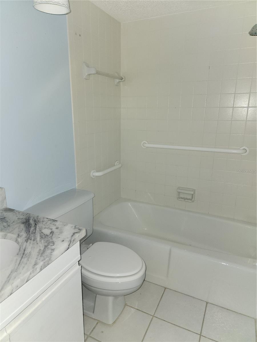 JEFFERSON PINES - Residential Lease