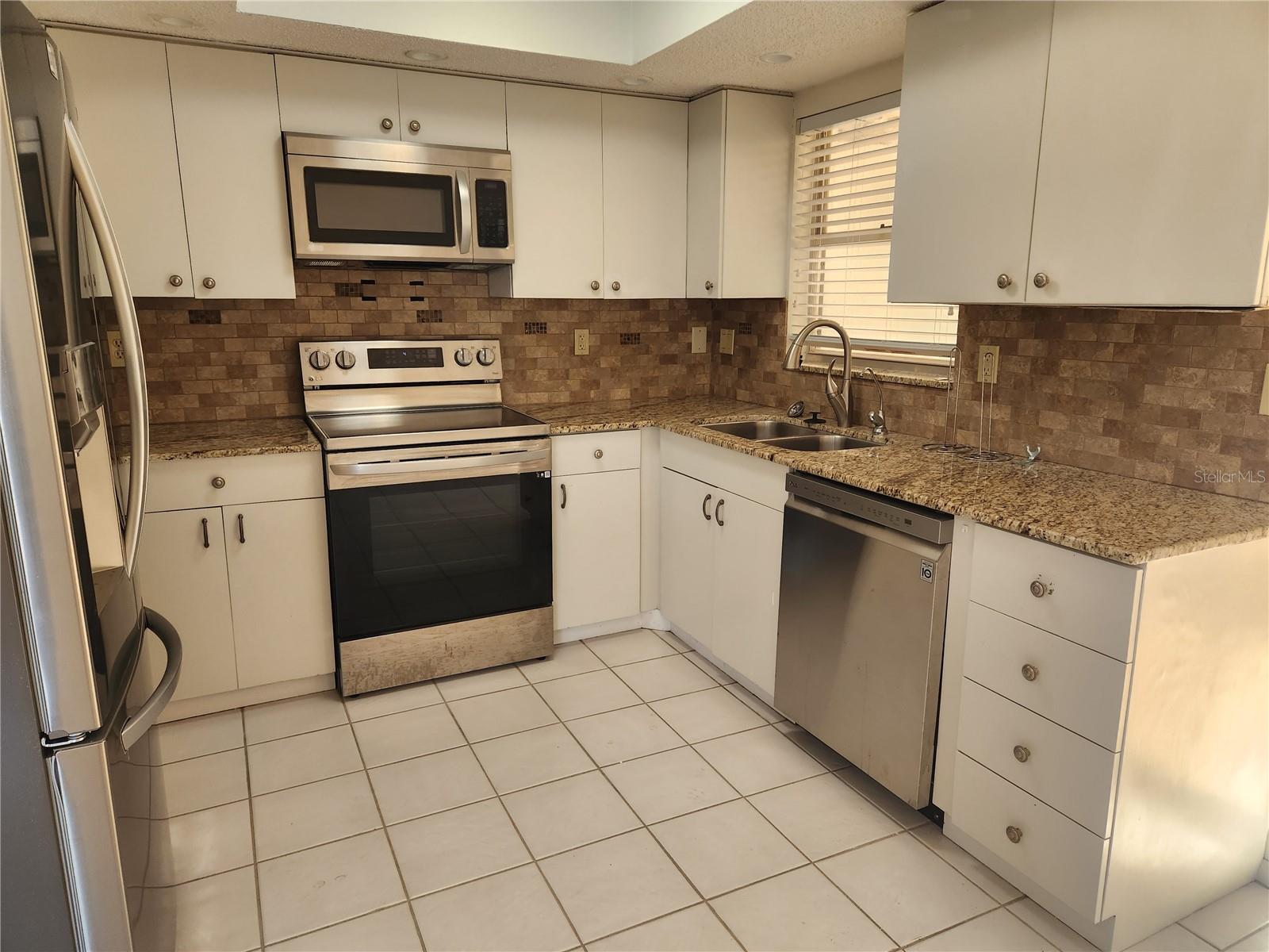 JEFFERSON PINES - Residential Lease