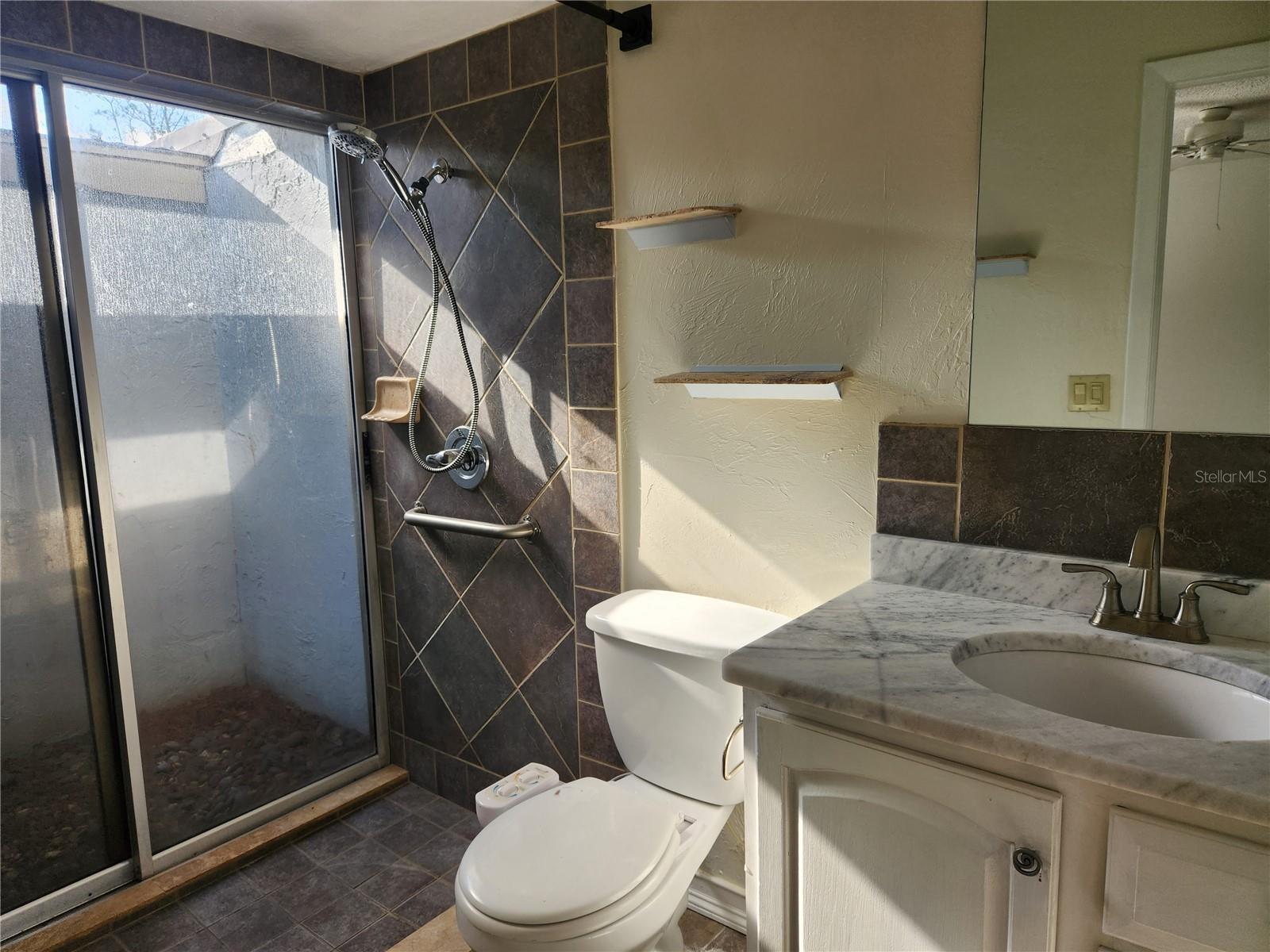 JEFFERSON PINES - Residential Lease