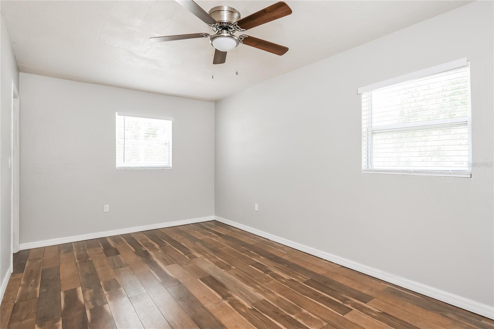 MOUNT DORA - Residential Lease