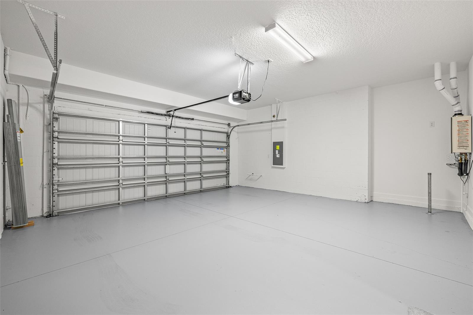 BRYANT SQUARE - Residential Lease