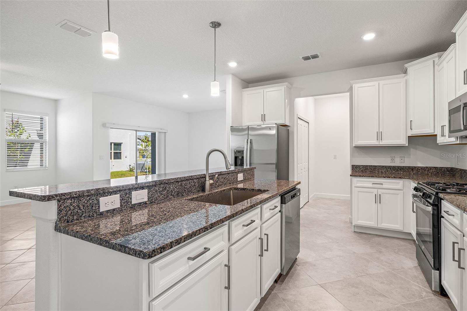 BRYANT SQUARE - Residential Lease