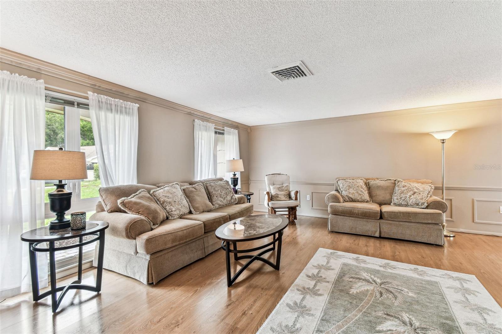 12101 MEADOWBROOK LANE