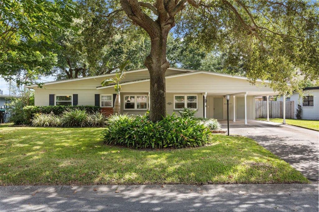 Photo of 4605 Stilwell Drive, Orlando, FL 32812 (MLS # O6446432)