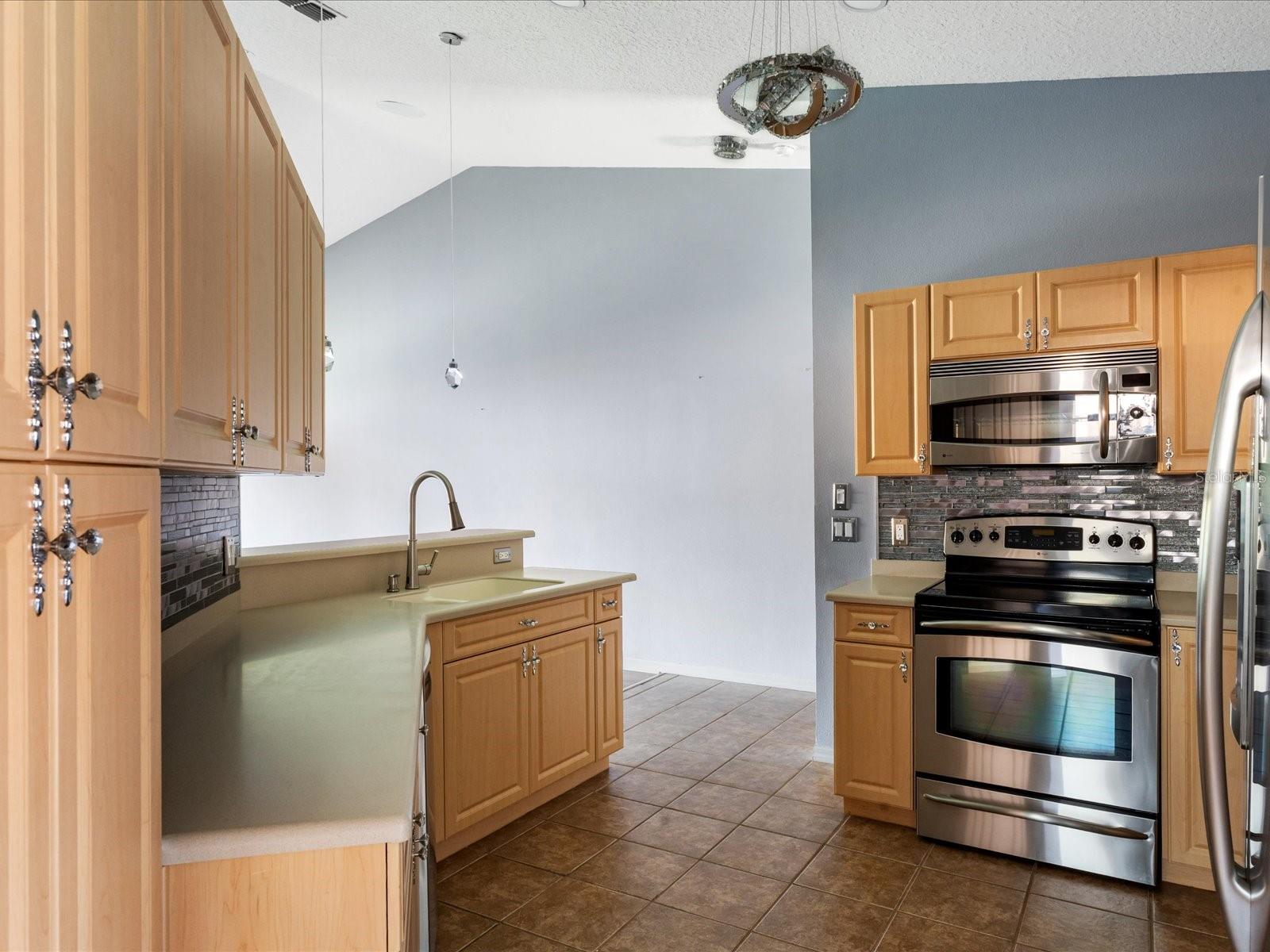 5336 EDGEWATER WAY 11