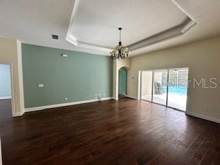 SHADOW CROSSING - Residential