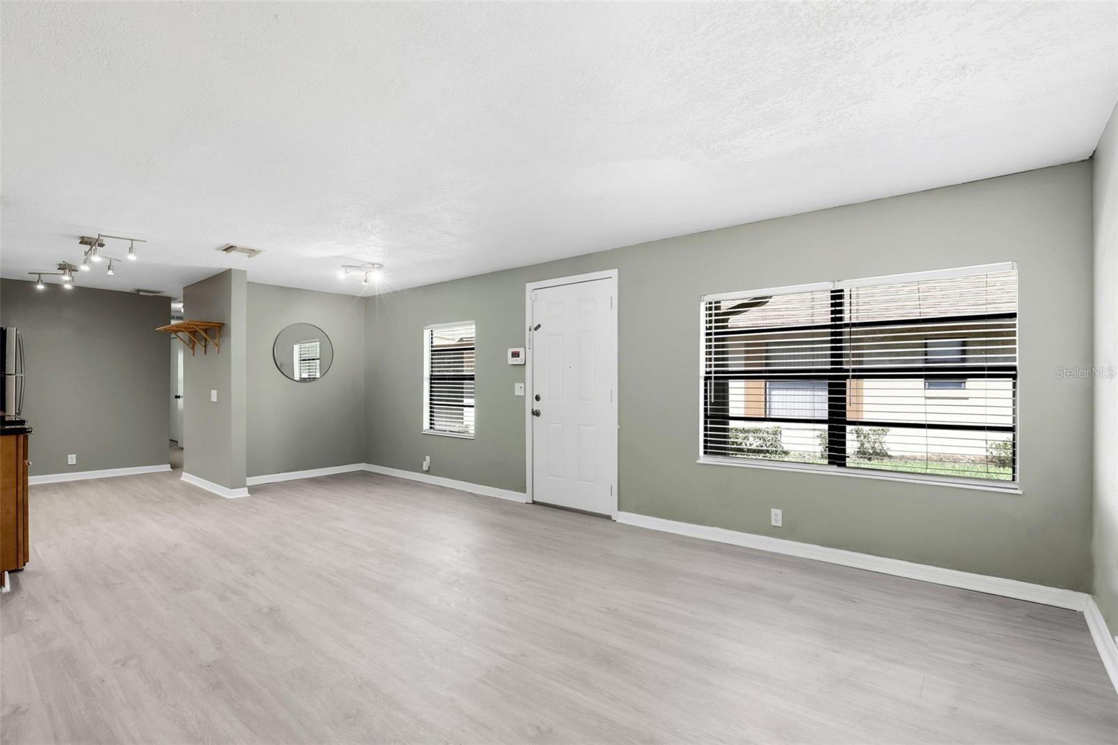 TOWNHOMES WINTER GARDEN - Residential Lease