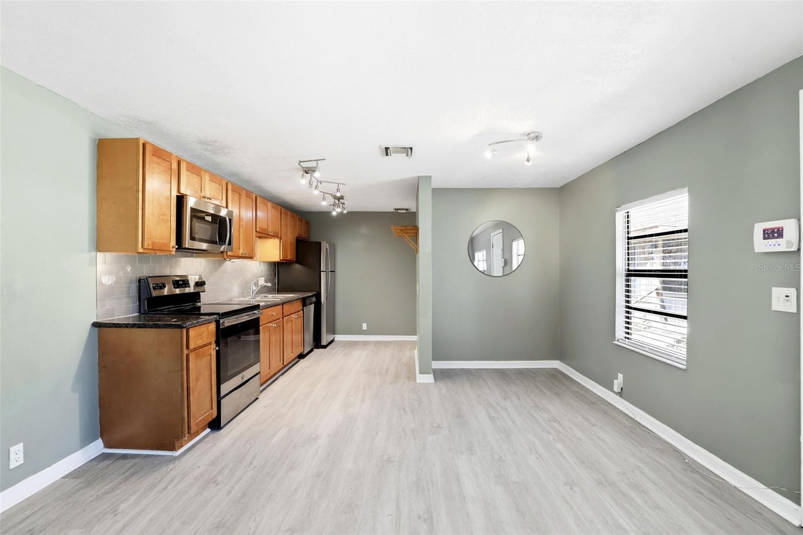 TOWNHOMES WINTER GARDEN - Residential Lease