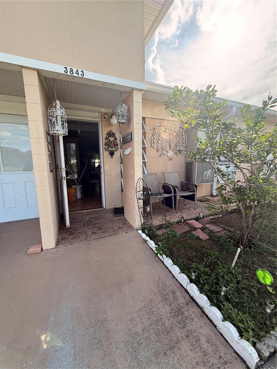 3843 CLUB CIRCLE