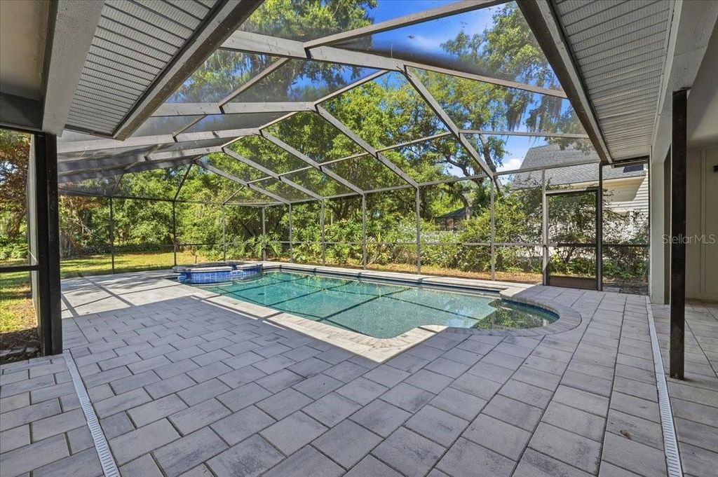 Photo of 2800 Hammock Drive, Plant City, FL 33566 (MLS # L4961290)