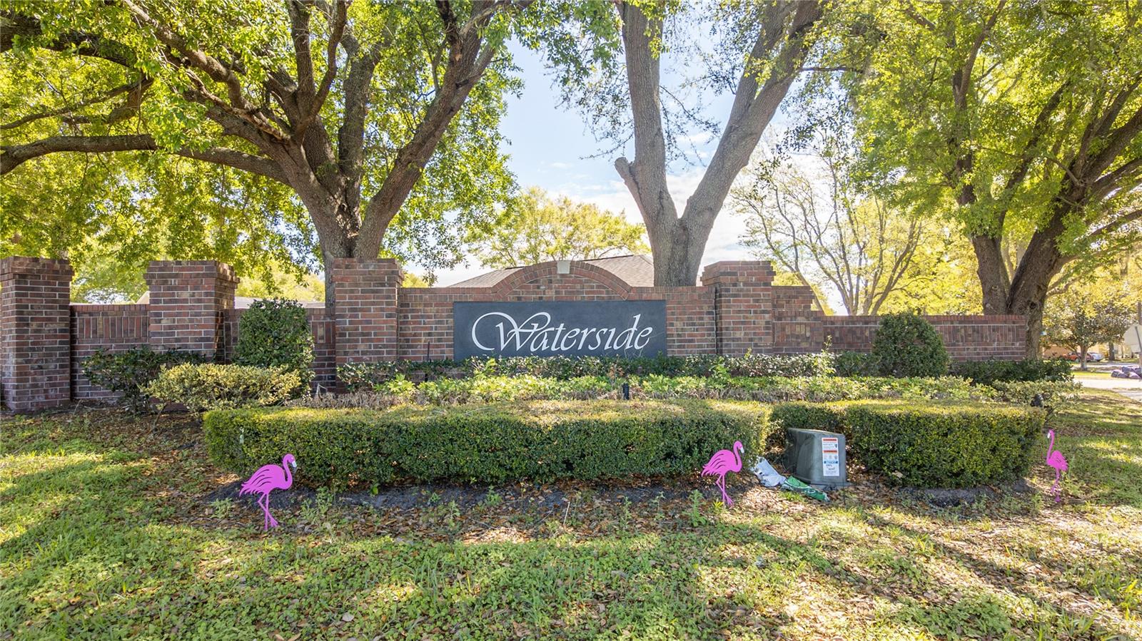 WATERSIDE - Residential