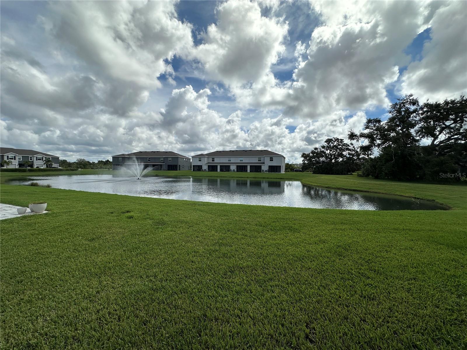 PROMENADE EAST - Residential Lease