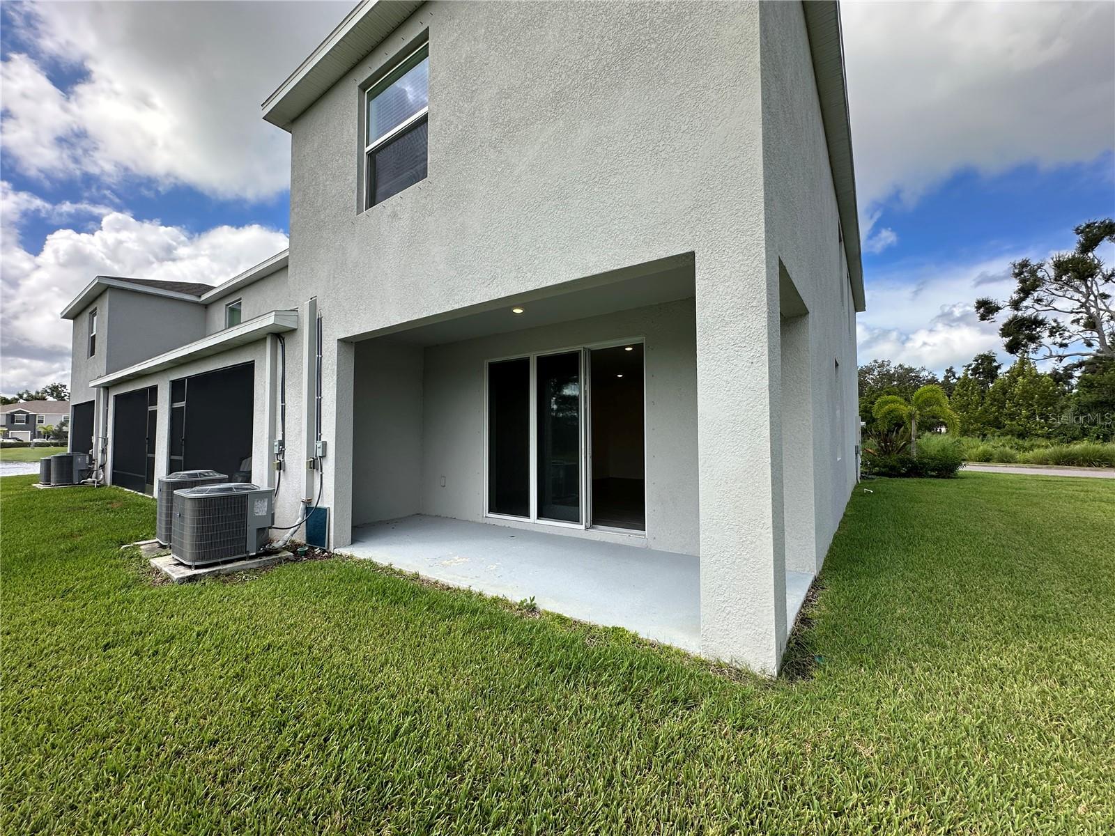 PROMENADE EAST - Residential Lease