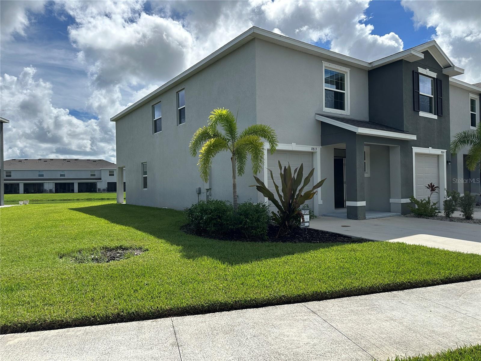 PROMENADE EAST - Residential Lease