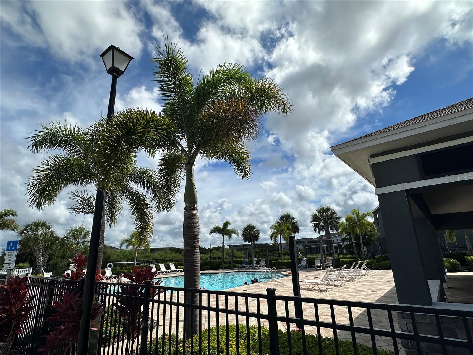 PROMENADE EAST - Residential Lease