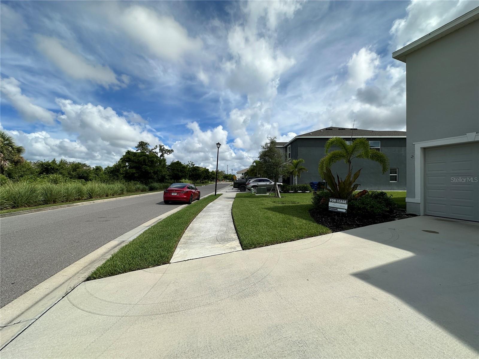PROMENADE EAST - Residential Lease