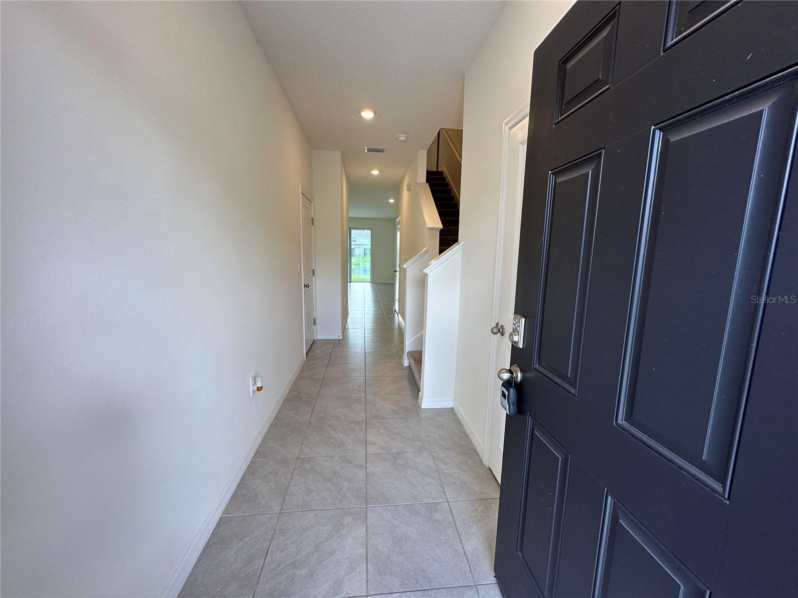 PROMENADE EAST - Residential Lease