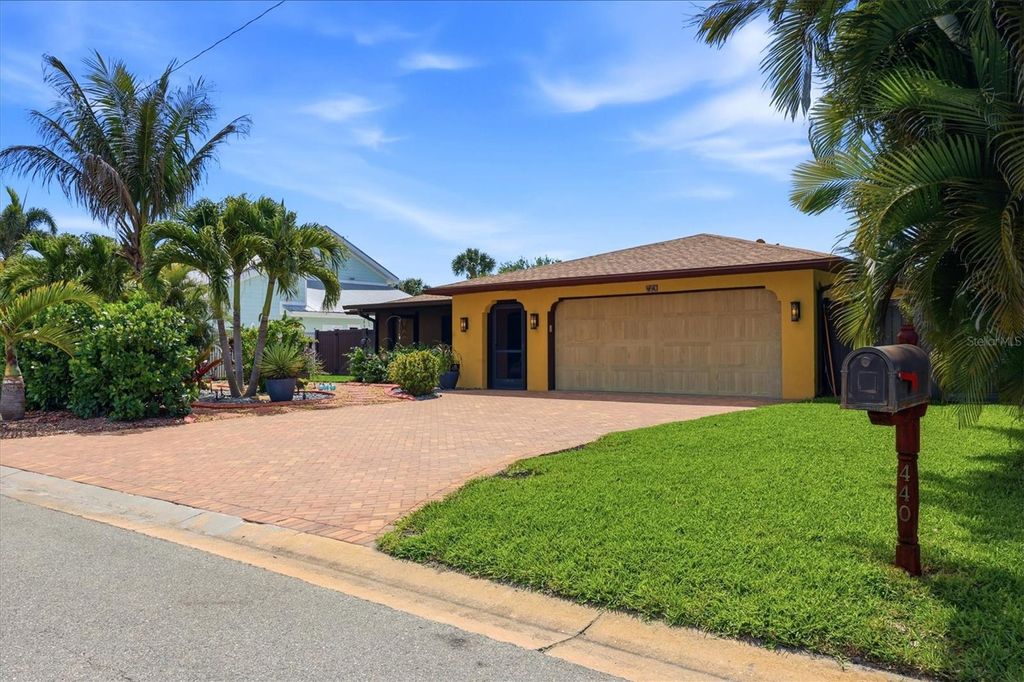 Photo of 440 W Gate Drive, Venice, FL 34285 (MLS # N6143790)
