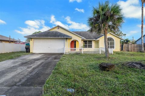 Photo of 731 Delano Avenue NW, Palm Bay, FL 32907 (MLS # O6264637)