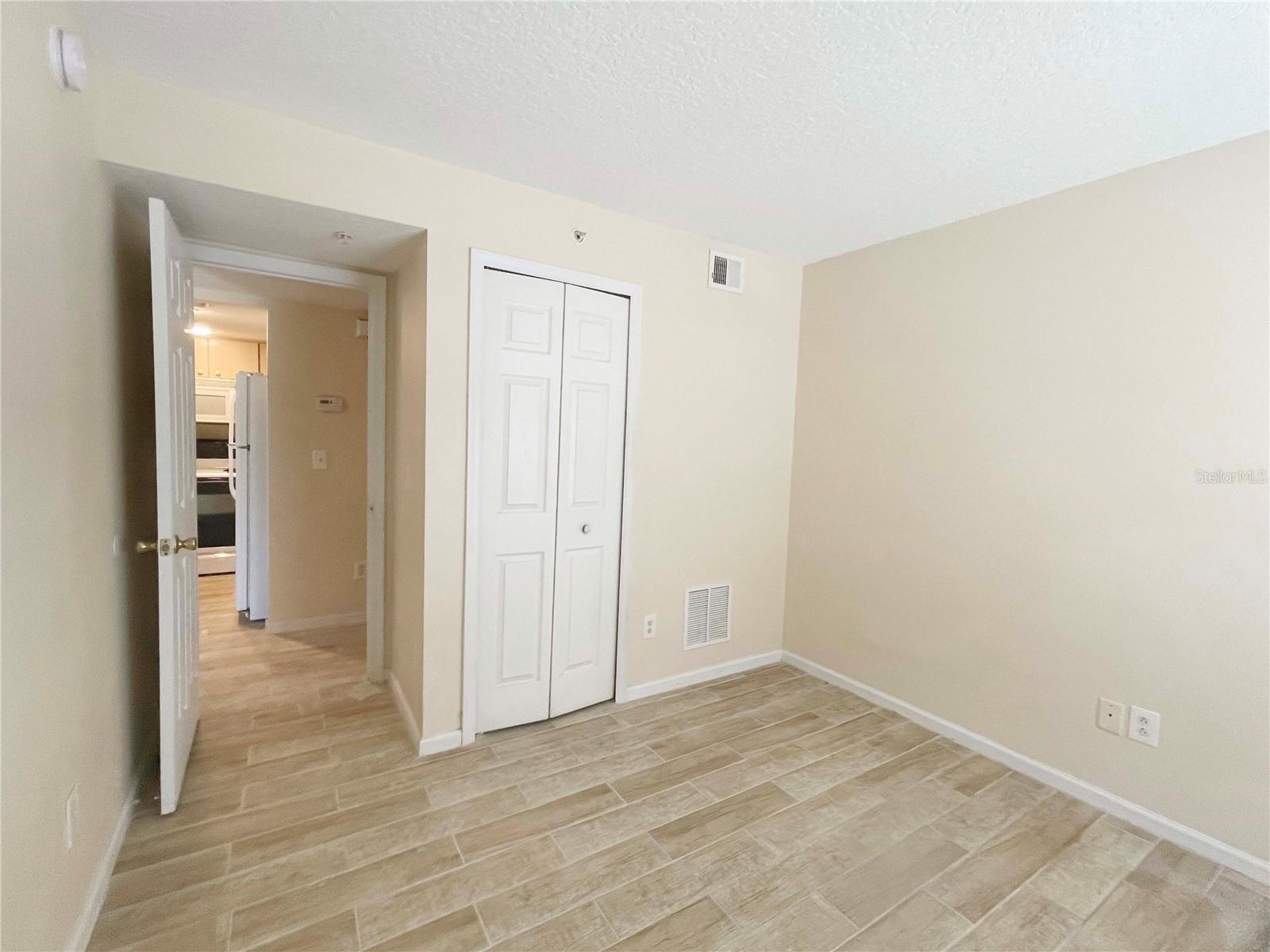 PINE RIDGE CLUB II - Residential Lease