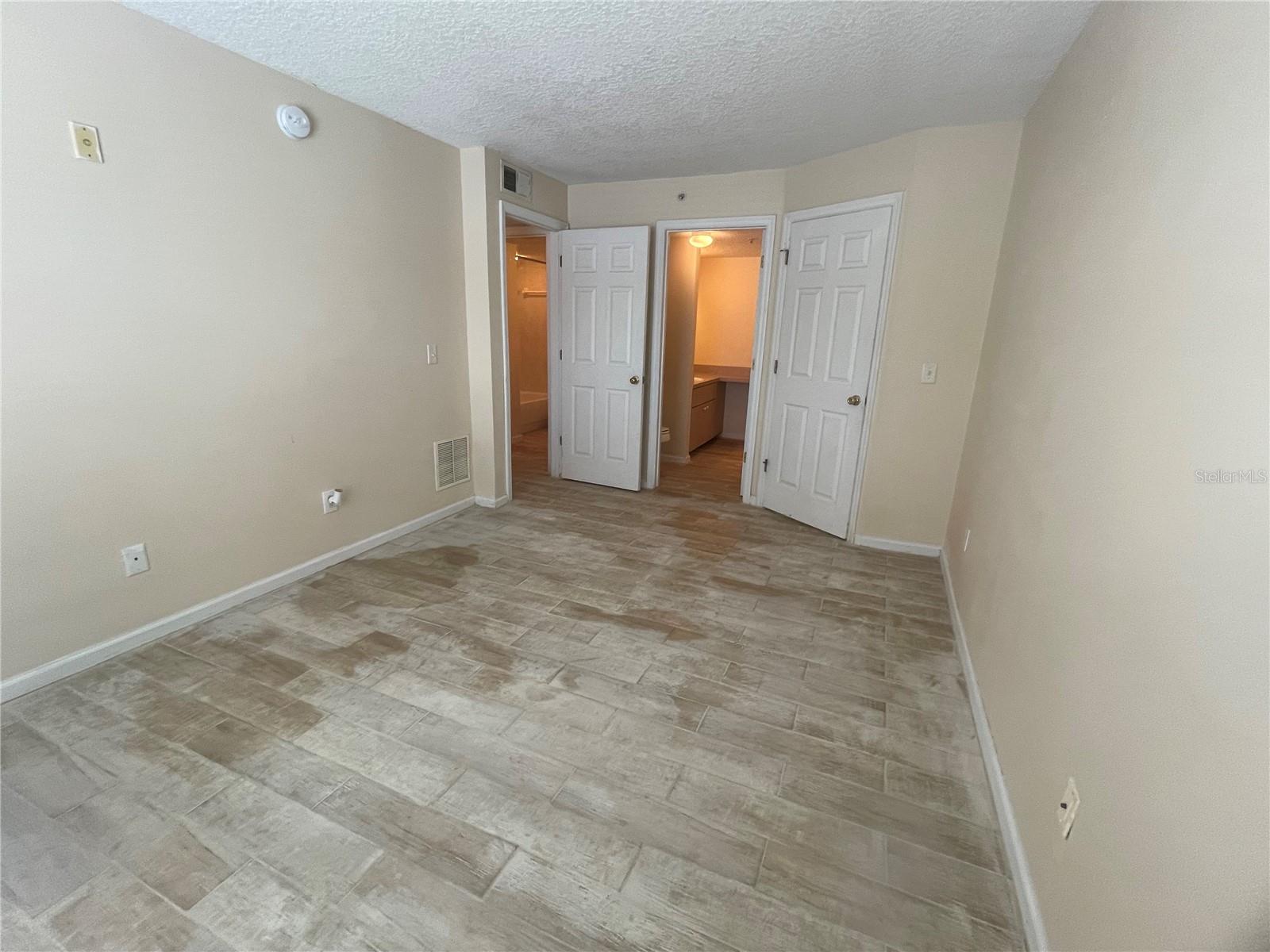 PINE RIDGE CLUB II - Residential Lease