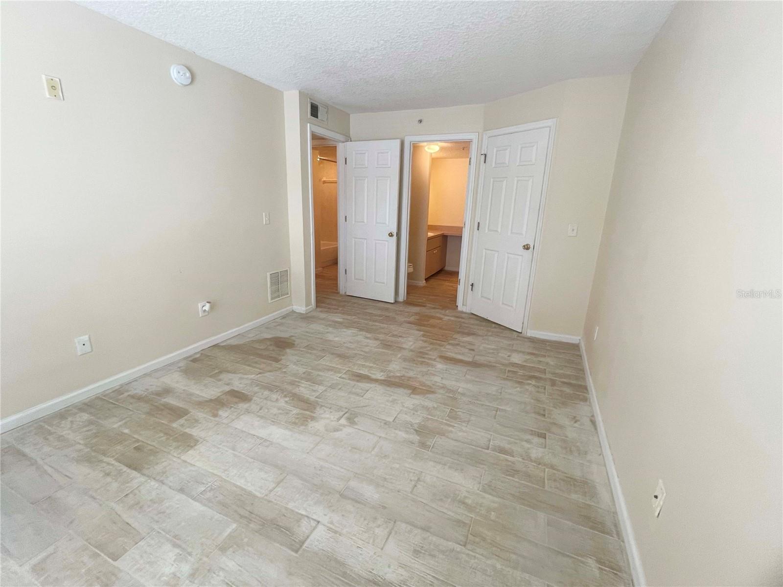PINE RIDGE CLUB II - Residential Lease