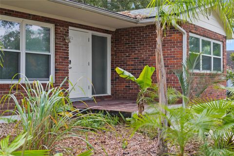 A home in DELAND